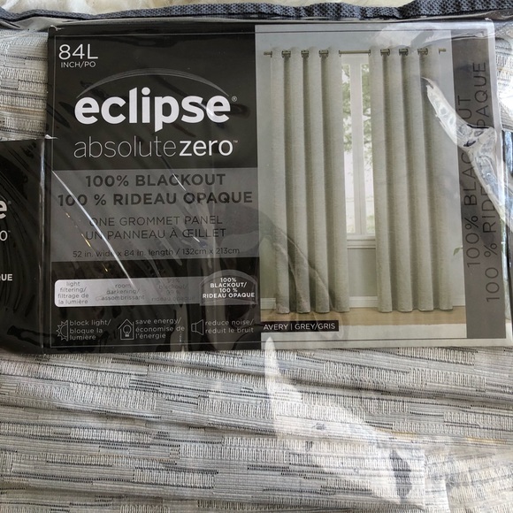 New ECLIPSE 100% blackout curtain - Picture 2 of 3